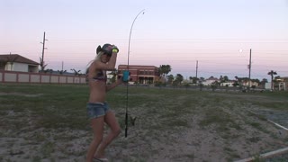 Bella bionda texana va a pescare,guardalaè bellissima!